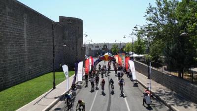 116 bisikletçi 15 Temmuz şehitlerini anmak için pedal çevirdi